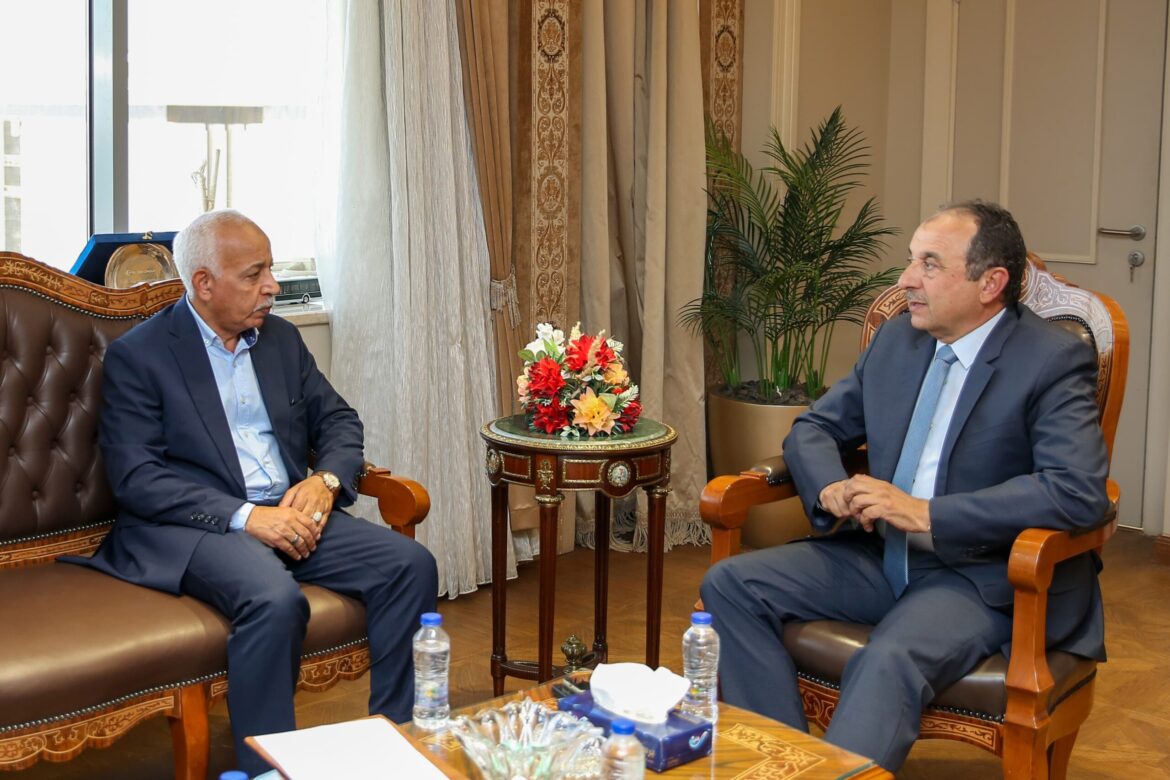 وزير قطاع الاعمال العام وؤئيس اتحاد عمال مصر